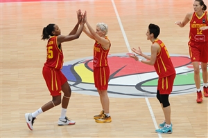 5 Jelena SKEROVIC (Montenegro); 15 Angelica Danielle ROBINSON (Montenegro); 12 Iva PEROVANOVIC (Montenegro)