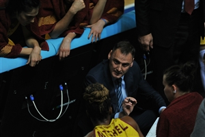 Nadezhda head coach Roberto Iniguez (Photo: Ivan Anisimov)