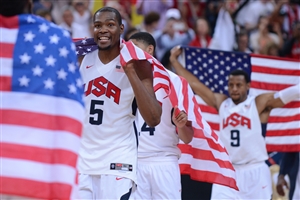 Kevin  DURANT (USA) with national flag